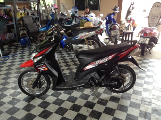 ขาย!!!ฮอนด้าคลิ๊ก ปี50 รถเครื่องดีคับ มีเล่มทะเบียนครบ ภาษีไม่หมด