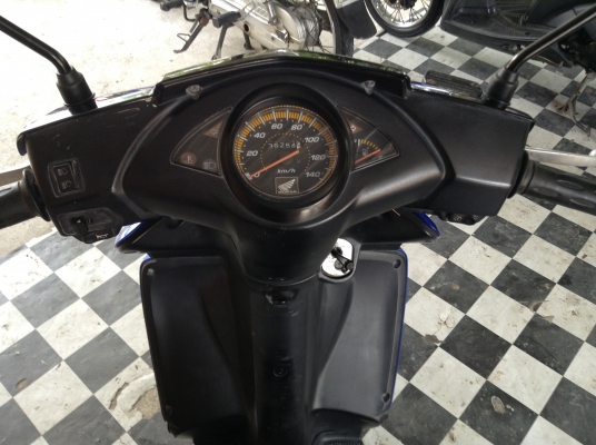 ขาย!!!ฮอนด้าคลิ๊ก ล้อแม๊ก ปี50 รถเครื่องดีคับ มีเล่มทะเบียนครบ ภาษีไม่หมด