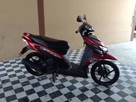 ขาย!!!ฮอนด้าคลิ๊กรุ่นท๊อป ล้อแม๊ก ปี50 รถเครื่องดีคับ มีเล่มทะเบียนครบ ภาษีไม่หมด