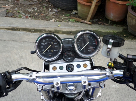 ขาย CB400 ปี94ทะเบียนแท้ๆโอนขนส่งรถสภาพแทพๆท่อสูตรทั้งเส้นเสียงโหดๆ