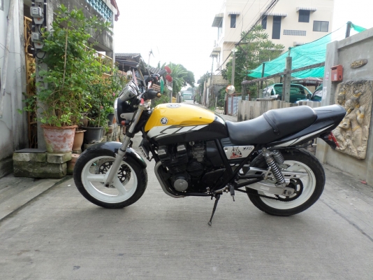 ขาย XJR400 ปี96คาบูไฟฟ้ารถสภาพสวยๆเครื่องดีมากท่อแต่งเสียงโหดๆอินวอยแท้ๆ