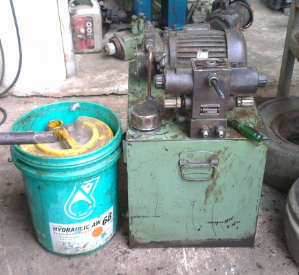 Sell> ชุดปั้มไฮดรอลิค พร้อมคอนโทรลในตัว พร้อมใช้งาน มอเตอร์ 3 เฟส 1 แรง  กำแพงแสน นครปฐมครับ