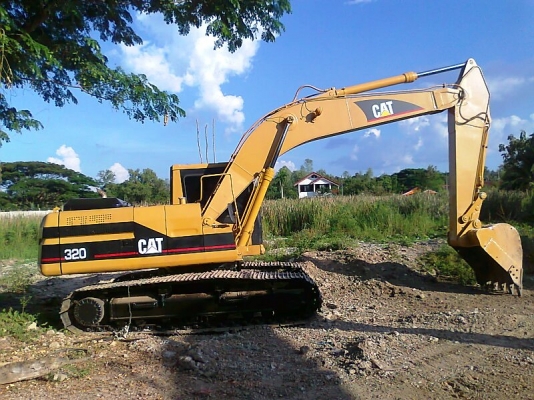 รถแบคโฮ CAT 320 V1 รถสวย ระบบไฟฟ้่่่าครบ มีแอร์ มีเล่มทะเบียน