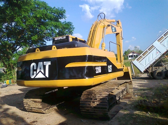 CAT 320 B