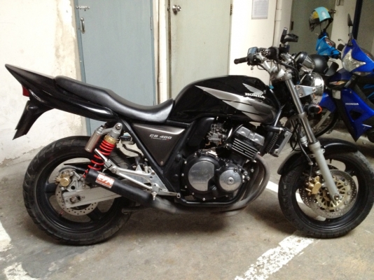 ขาย CB400 SF ปี93 พร้อมทะเบียน โอนได้เลย สภาพตามรูป ท่อสูตร ราคา 69000 บาท ด่วน