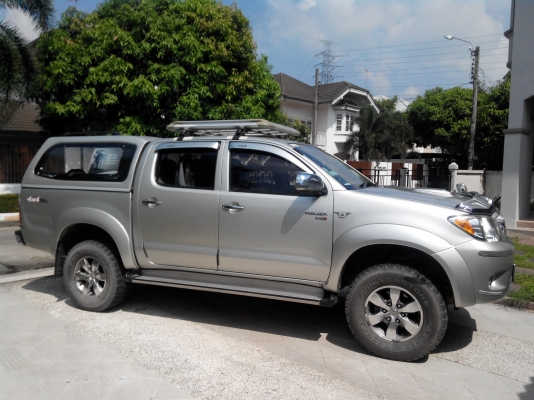 ขาย Vigo 4WD สีเงิน