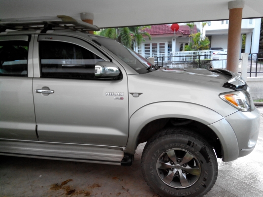 ขาย Vigo 4WD สีเงิน