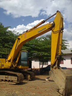 KOMATSU PC200-6  ไฟฟ้าครบ เอกสารเล่มทะเบียน รถทำงานอยู่
