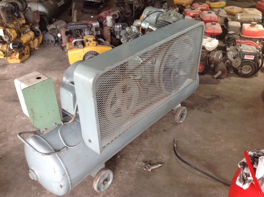 ขายเครื่องปั้มลมเก่าญี่ปุ่นยี่ห้อ Hitachi ขนาด 7.5 แรงม้า ไฟ 380 v สภาพสวยพร้อมใช้งานทันที ขายเครื่องปั้มลมเก่าญี่ปุ่นยี่ห้อ Hitachi ขนาด 7.5 แรงม้า ไฟ 380 v สภาพสวยพร้อมใช้งานทันที