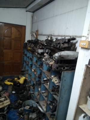 ฝากร้านครับ มงคลบริการ อะไหล่เก่า ชำแหละชิ้นส่วนรถปีเก่า หลายรุ่น อะไหล่เครื่องก็มีเยอะนะครับ