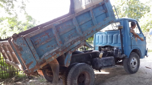 6ล้อดั้มISUZU TL100 ช่วงล่างใหญ่ เครื่อง 4BG1 ดั้ม3คิวยาง7.50/16