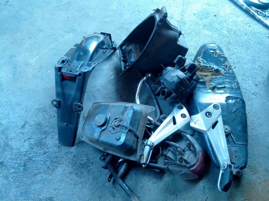 ขายอะไหล่ CBR 150 R รุ่นคาร์บู เวฟ 125 และรุ่นอื่นๆ ขายอะไหล่ CBR 150 R รุ่นคาร์บู เวฟ 125 และรุ่นอื่นๆ