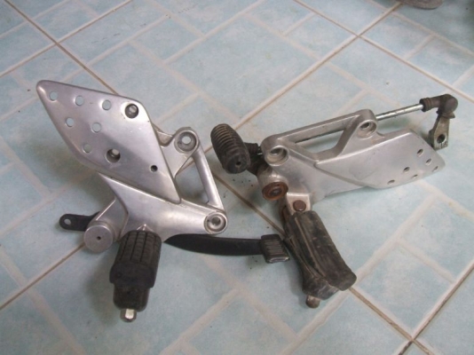 ขายอะไหล่ CBR 150 R รุ่นคาร์บู เวฟ 125 และรุ่นอื่นๆ ขายอะไหล่ CBR 150 R รุ่นคาร์บู เวฟ 125 และรุ่นอื่นๆ