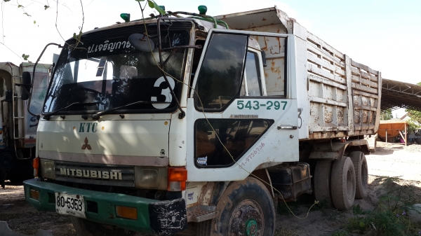 ขายด่วนไอ้หลงสิบปีดสองเพลาดั้มเบรคใหญ่ FN527MTD195แรง  พร้อมใช้จัดแนนท์ได้โทร 0801515451