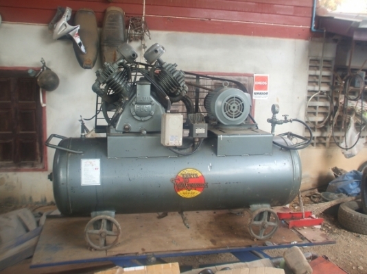 ขายปั้มลม fuji 5 แรง มอเตอร์ mitsubishi ไฟ 3 เฟรส , ถังลม 240 ลิตร