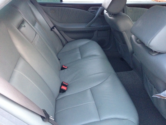 ขาย E200 เครื่องฝาแดงตัวสุดท้าย เกียร์5tiptonic แล้ว ขาย E200 เครื่องฝาแดงตัวสุดท้าย เกียร์5tiptonic แล้ว