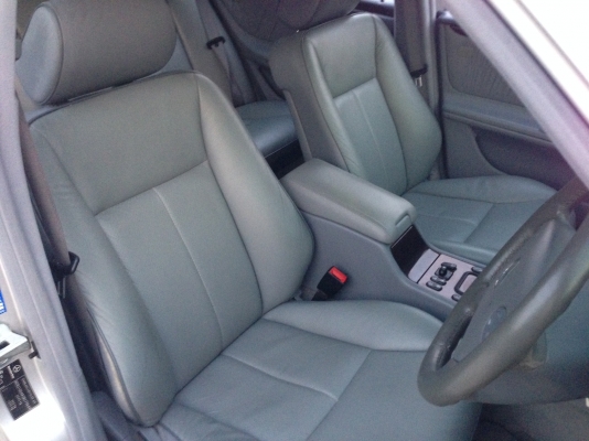 ขาย E200 เครื่องฝาแดงตัวสุดท้าย เกียร์5tiptonic แล้ว ขาย E200 เครื่องฝาแดงตัวสุดท้าย เกียร์5tiptonic แล้ว