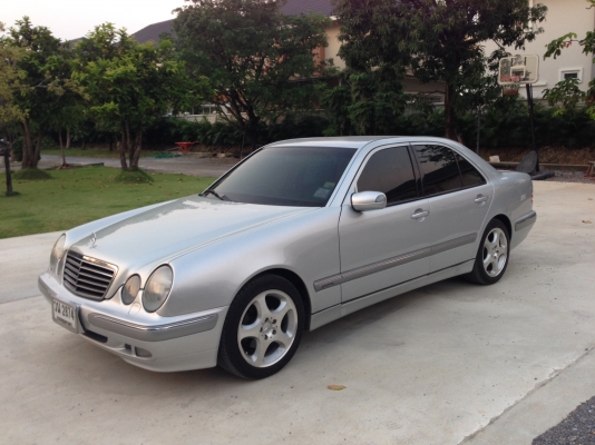 ขาย E200 เครื่องฝาแดงตัวสุดท้าย เกียร์5tiptonic แล้ว