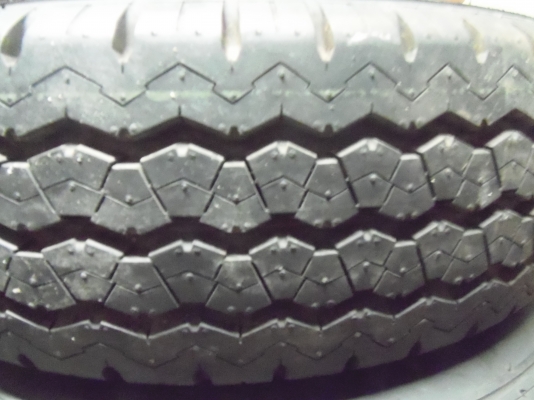 ขายยางกะบะบริดโตน R623  215/70/15 ปี 12 ถอดป้ายแดง วิ่งประมาณ 50 กิโล