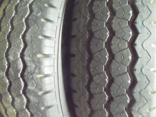 ขายยางกะบะบริดโตน R623  215/70/15 ปี 12 ถอดป้ายแดง วิ่งประมาณ 50 กิโล