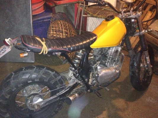 ขายแลก XL 250 ชุดแต่ง TW รอบคัน  ราคา35000  มีทะเบียน ภาษีไม่ขาดต่อ สนใจติดต่อ 0841649712