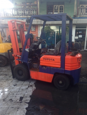 ขาย toyotaรุ่น5 fg15  ยกสูง 3 เมตร  086-3388349