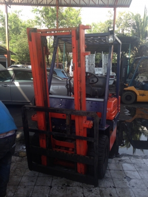 ขาย toyotaรุ่น5 fg15  ยกสูง 3 เมตร  086-3388349