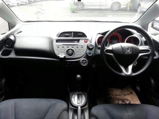 ขายด่วน HONDA JAZZ 1.5 V 2008 ขายด่วน HONDA JAZZ 1.5 V 2008