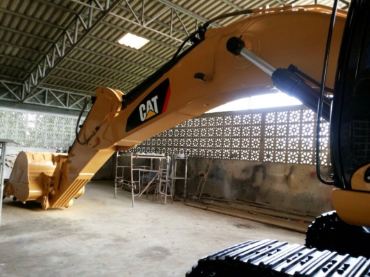 ขายด่วน แมคโคร CAT330D กระบอกดำสภาพป้ายแดง ราคาถูก!!!!