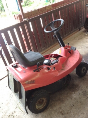 รถตัดหญ้าอิตาลิ