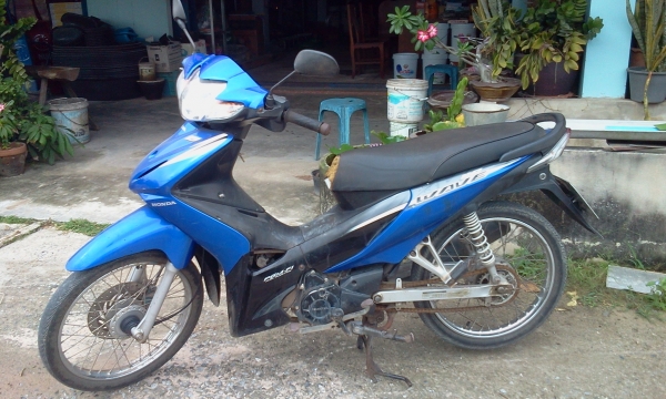 ขายเวฟ110i เครื่องดีมีทะเบียนชุดโอนพร้อม 17000