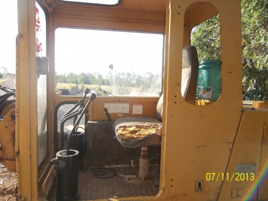 แบ็คโฮ KOMATSU PC 60 สภาพใช้ดี เดินดีโซ่ไม่ตก ติดง่ายเครื่องไม่ร้อน สภาพเดิม ราคาคุยได้คับ