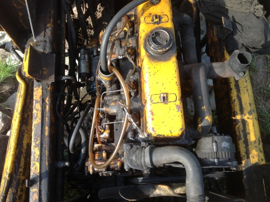 ขายเครื่องพร้อมคู่มือ jcb 3c รุนเก่า เกียรธรรมดา