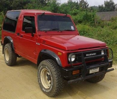 ขายsuzuki caribian ปี90 เครื่องดี ติดแก๊สลงเล่มแล้ว  ภายในสวย แอร์เย็น P.power