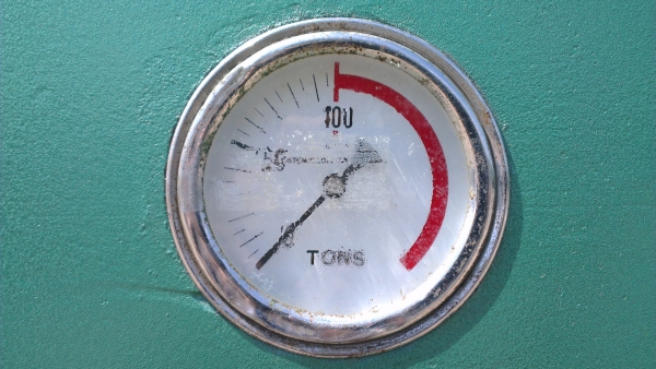 ขออนุญาติขายนะครับ แท่นอัดไฮดรอลิคมือสอง ขนาด 100T ตัน ประเทศเดนมาร์ก ไม่เคยใช้งานเก่าเก็บครับ