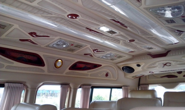 ขายรถตู้ TOYOTA HIACE COMMUTER D4D 2.5 MT ปี 2010 แต่ง VIP สุดๆ