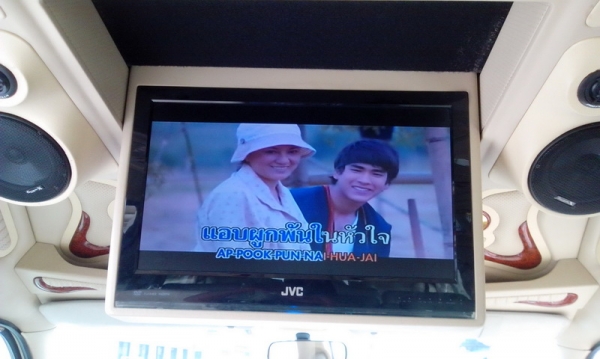 ขายรถตู้ TOYOTA HIACE COMMUTER D4D 2.5 MT ปี 2010 แต่ง VIP สุดๆ