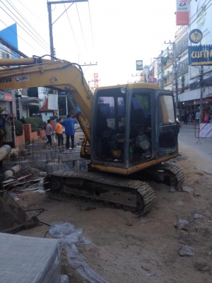ขายรถแบ็คโฮ  KOMATSU PC 70 มีหัวเจาะ + บุ้งกี้ รถพร้อมใช้งานสุดๆ