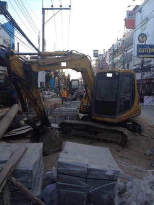 ขายรถแบ็คโฮ  KOMATSU PC 70 มีหัวเจาะ + บุ้งกี้ รถพร้อมใช้งานสุดๆ