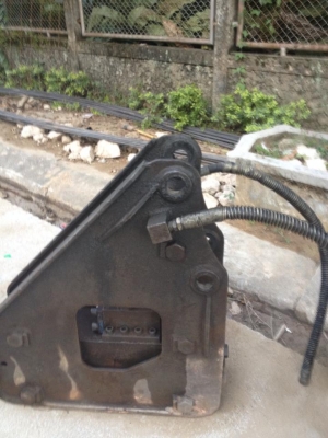 ขายรถแบ็คโฮ  KOMATSU PC 70 มีหัวเจาะ + บุ้งกี้ รถพร้อมใช้งานสุดๆ