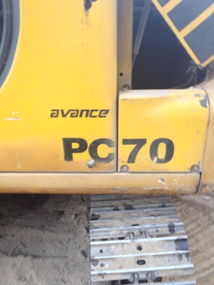 ขายรถแบ็คโฮ  KOMATSU PC 70 มีหัวเจาะ + บุ้งกี้ รถพร้อมใช้งานสุดๆ
