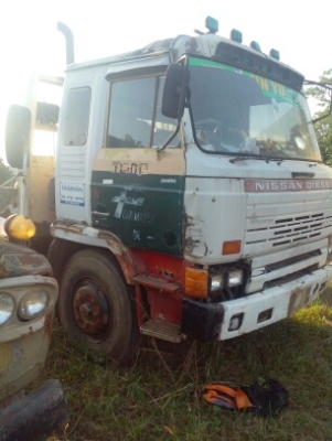 NISSAN UD46 หัวลาก 2 เพลา เครื่อง 330 เทอโบ รุ่น 3 ใบปัดหัวใหญ่ ทะเบียนพร้อมโอน