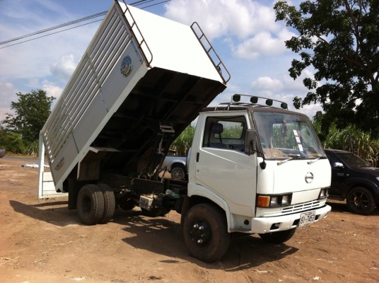 หกล้อดั้มเกษตร KM 777