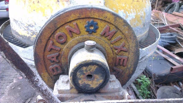 Sell> ขายโม่ปูนมือสอง พร้อมล้อลาก ยี่ห้อ BATON มีมอเตอร์พร้อมใช้งานครับ กำแพงแสน นครปฐม