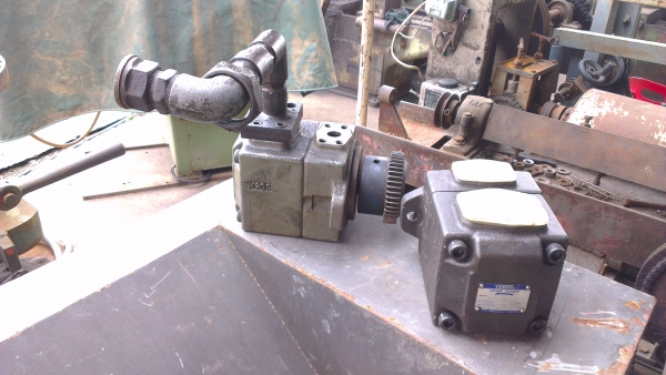 Sell> ปั้มไฮดรอลิคมือสอง ราคาถูก ยี่ห้อ Yuken เป็น Vane Pump ครับ กำแพงแสน นครปฐม