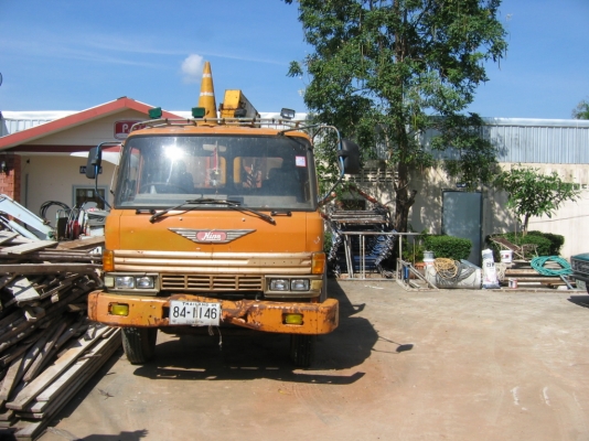 ขายรถบรรทุก 6 ล้อใหญ่ติดเครท 3 ตัน HINO 180 แรงม้่า