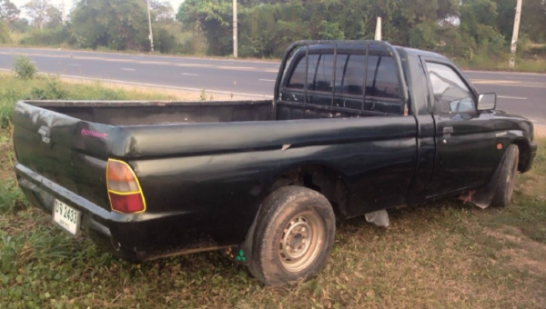 ***ขายแล้วครับขอบคุณ Truck2hand ขายกระบะตอนเดียว ราคเบาๆ MITSU STRADA 2.5 ปี40/97 เครื่องเดิมเกียร์เดิม เครื่องแรงแน่นดี เกียร์ไม่หลุด ช่วงล่างดีคัสซีสวยเดิมไม่ปะไม่ดาม กระบะดี พื้นมีผุนิดหน่อย หัวเก๋งไม่ผุ ภายในสวยคอนโซลครบ พ.พาวเวอร์ ยางดี4เส้น สีเก็บมา