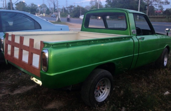 ***ขายแล้วครับขอบคุณ Truck2hand ขายมาสด้าน้อย สวยๆ บิวด์ใหม่ งบหมด เอาไปปั้นต่อ MAZDA FAMILIA 1200  เครื่องเดิมเกียร์เดิม ช่วงล่างคัสซีดี สีสันใหม่ สวยๆ เอกสารครบ ราคาต่อรองได้เด้อ พี่น้องครับ