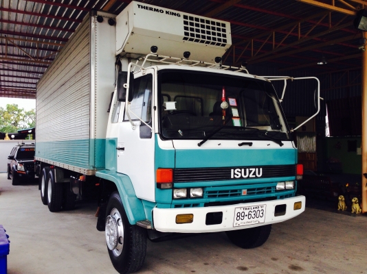 10ล้อ ตู้เย็น ยาว7เมตรสภาพพร้อมใช้ เครื่องทำความเย็นของ เทอร์โมคิงครับ