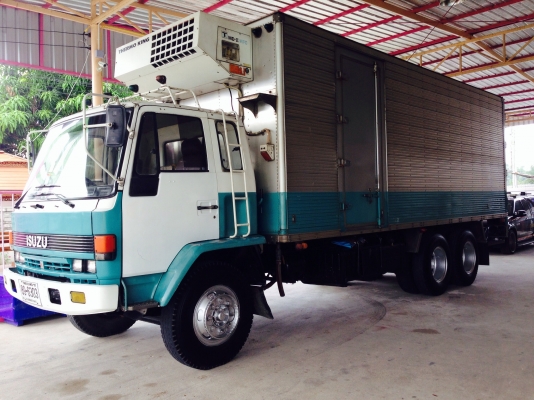 10ล้อ ตู้เย็น ยาว7เมตรสภาพพร้อมใช้ เครื่องทำความเย็นของ เทอร์โมคิงครับ